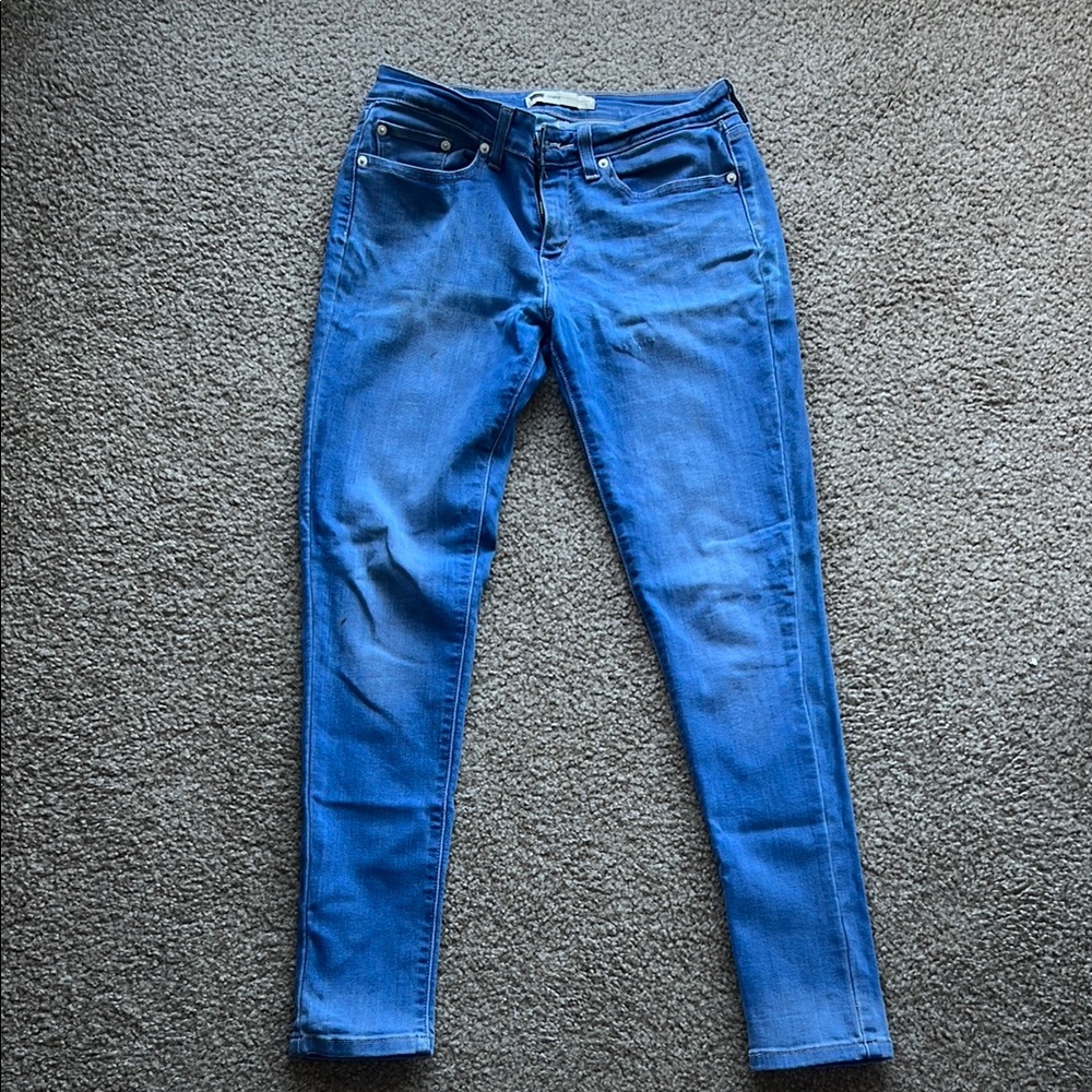 Women’s Levi’s skinny jean